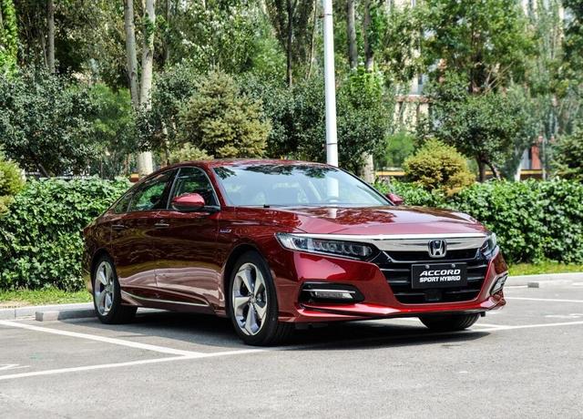 5月轿车销量排名出炉，轩逸夺冠、雷凌暴涨，帝豪排名“闪”了眼