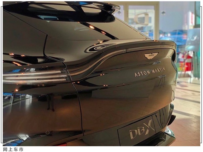 钱包捂不住了?阿斯顿·马丁SUV进店实拍,搭奔驰4.0T,年内交付