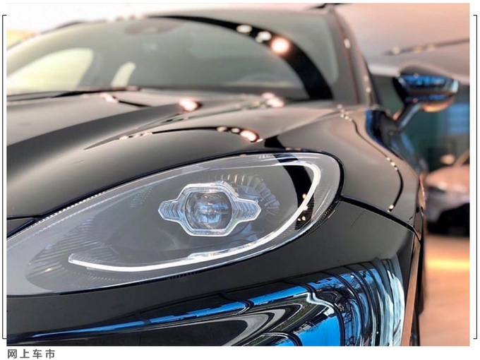 钱包捂不住了?阿斯顿·马丁SUV进店实拍,搭奔驰4.0T,年内交付