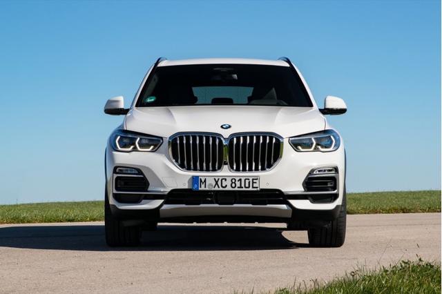 宝马2021款X5 xDrive45e发布:更强劲扭矩和更多科技元素