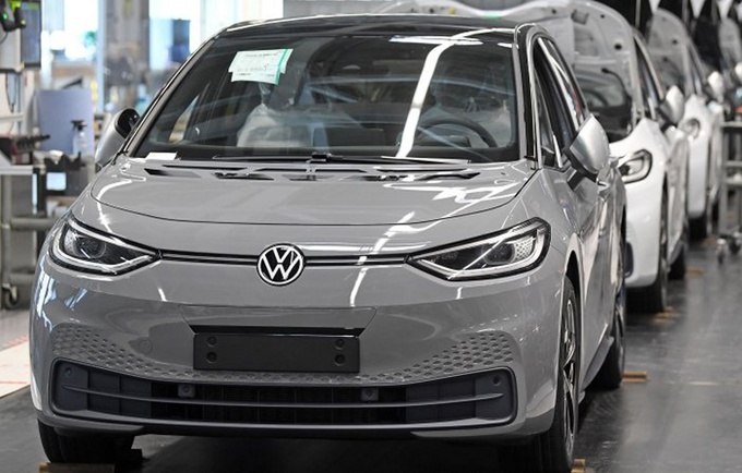 大众新轿车售价公布,9月交付,第一批车主可免费充电一年