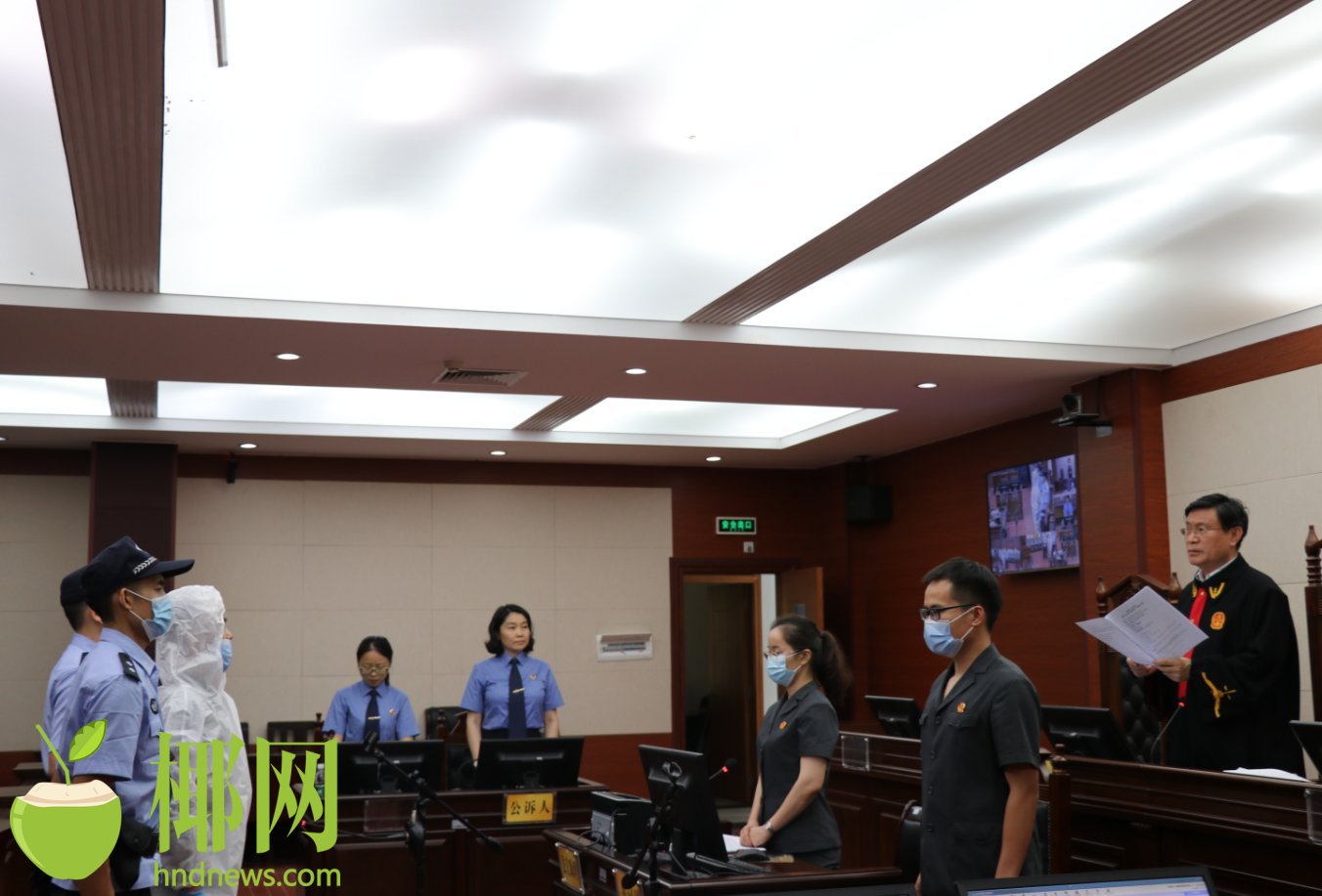 零距离接受法治教育 儋州法院联合儋州检察院组织学生观摩庭审