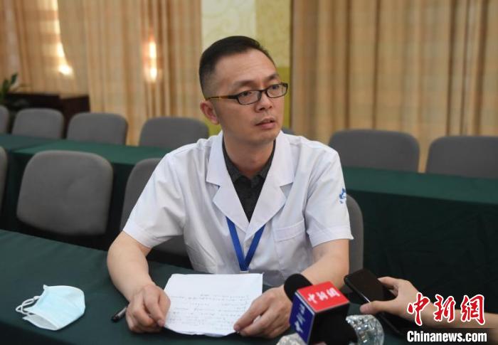 温岭东方医院实行院长陈金华。*** 摄