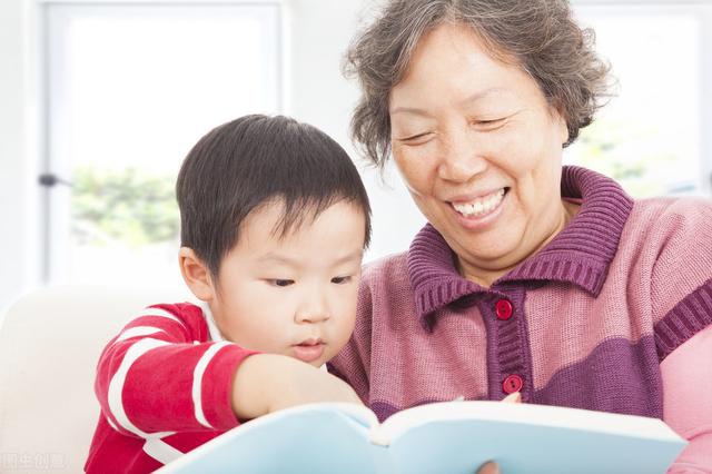 “孙子在学前班掀桌子!”爷爷一个行为毁了两个孩子,真的太现实