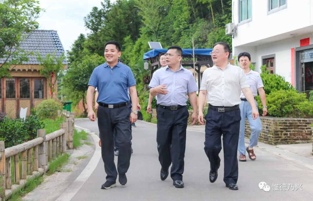 广西贵港市覃塘区代表团来德兴市考察
