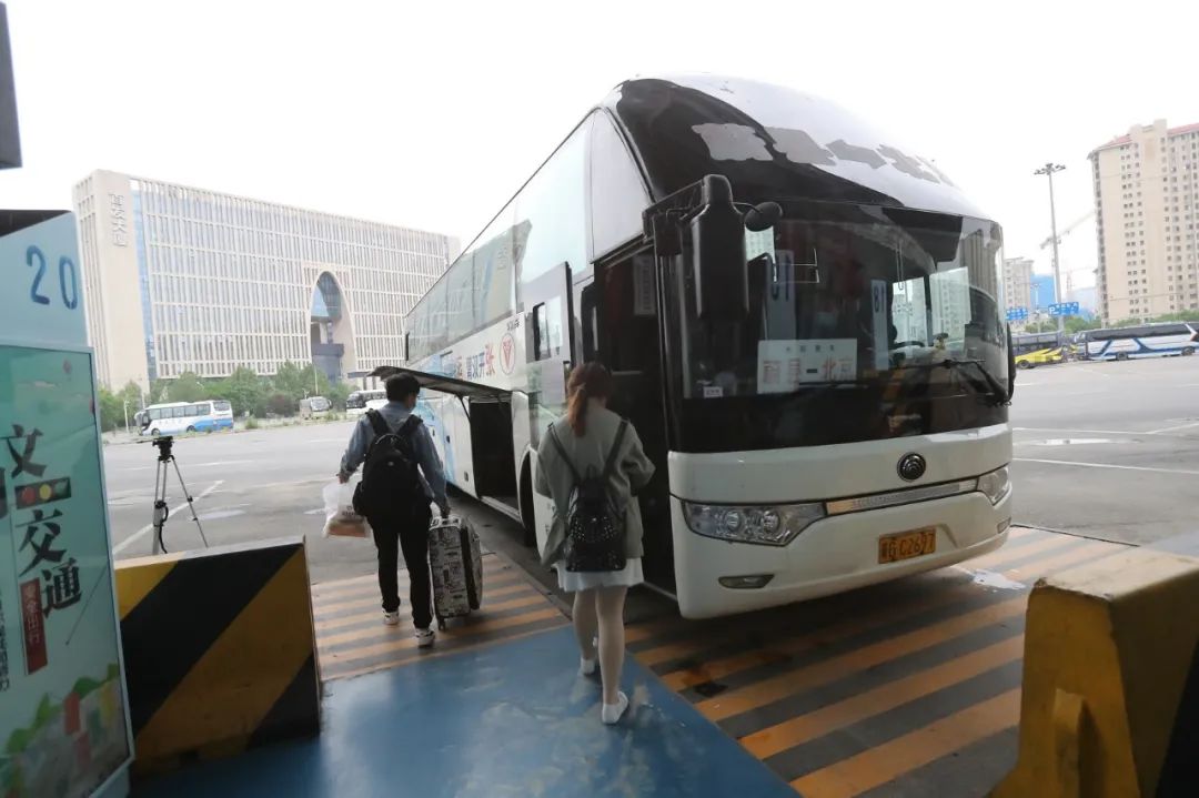 北京:学生一律停止到校、返校;小区封闭式管理;飞机、长途客车、火车均受影响