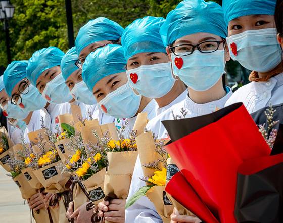你是我们眼中的英雄:全国人民抗击新冠肺炎疫情览述