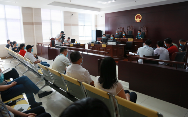 市法院定期组织庭审观摩,促进司法与行政的良性互动 监督依法行政 促进依法治市