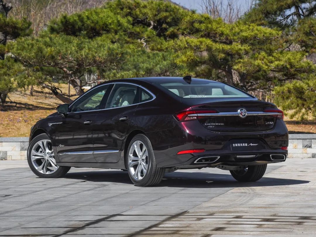 最低18万起 这台车长超5米的合资轿车告诉你什么叫性价比!