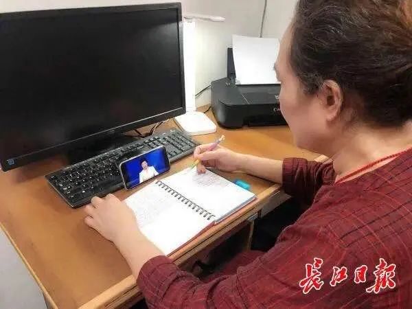 刘涛入职阿里,直播4小时赚1.4亿背后:永远不要小看一个自律的人……