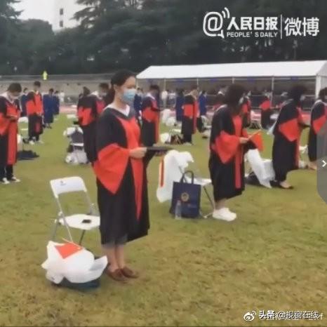 武大师生默哀！永远不会忘记，十四亿中国人共同抗疫的那段时间