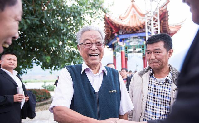 褚橙新掌门谈失去父亲的一年:家族内斗不存在