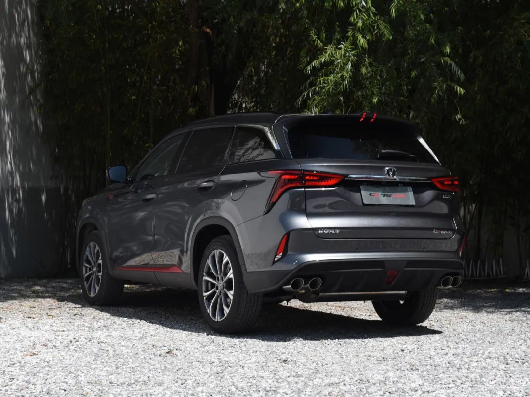 10万出头高性价比SUV!长安CS75 PLUS对比荣威RX5 PLUS!