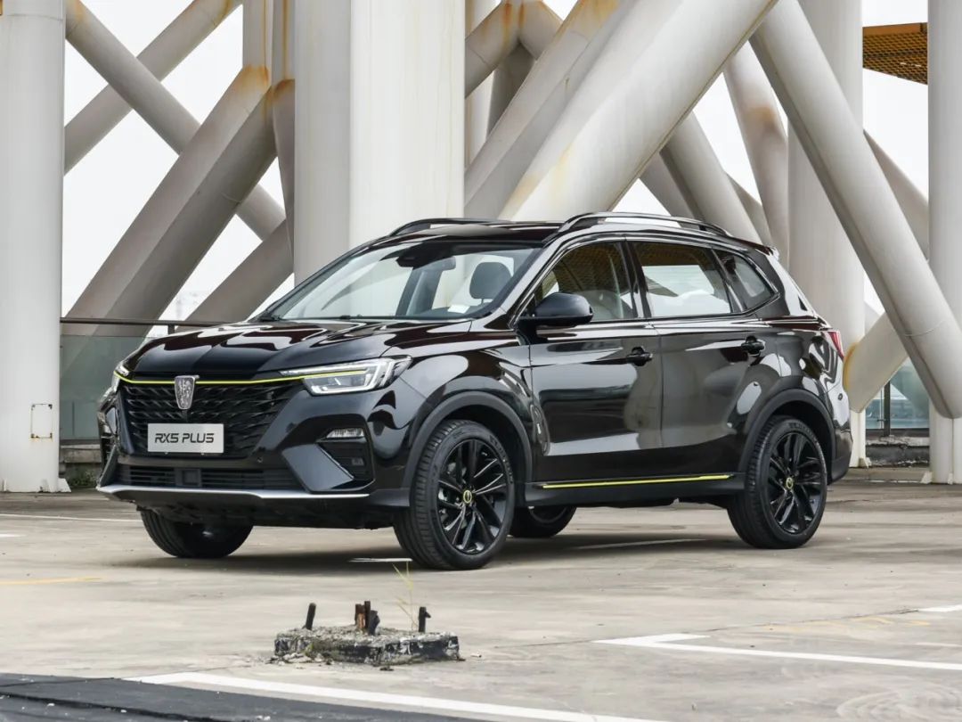 10万出头高性价比SUV!长安CS75 PLUS对比荣威RX5 PLUS!