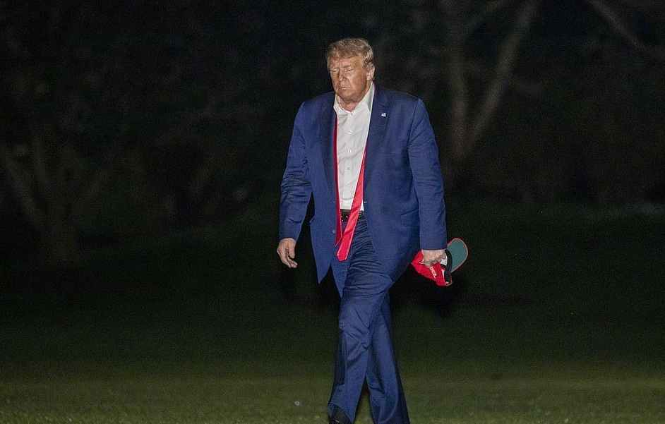 特朗普“气得冒烟” 伊万卡也十分气愤