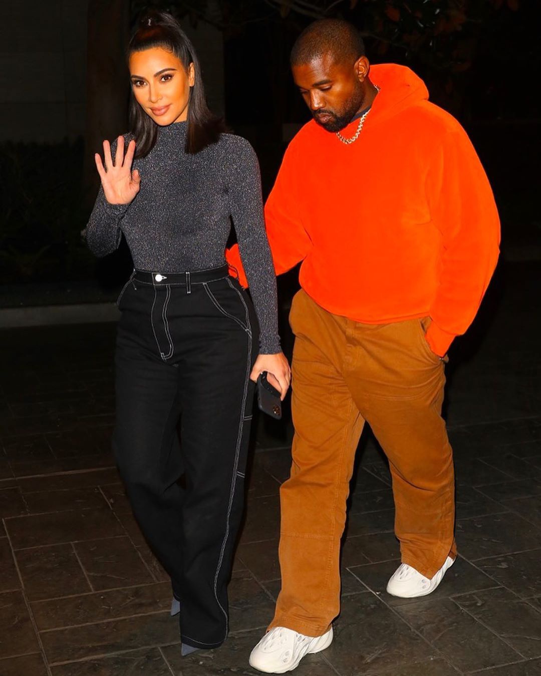 侃爷、卡戴珊频繁上脚!今夏最具「视觉侵略性」的 Yeezy 要来了!