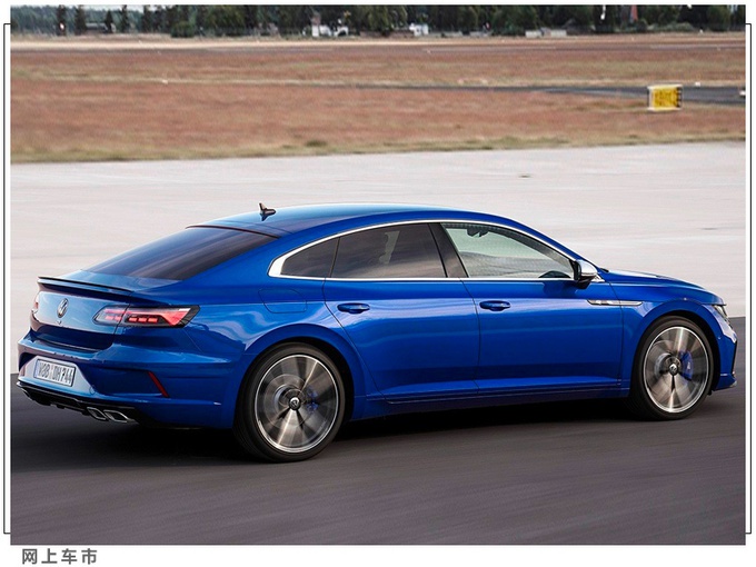 大众全新CC R实车曝光!2.0T+四驱,经典蓝车身涂装,90后首选