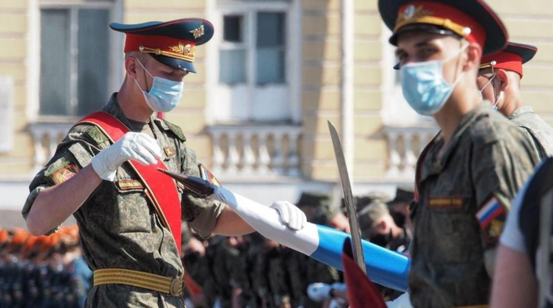 红场阅兵倒计时！中国天团亮了