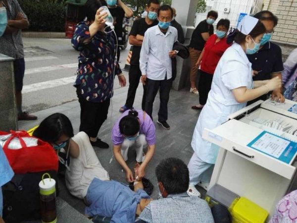 病人就医途中突发危急情况上蔡县人民医院两度成功上演“生死营救”