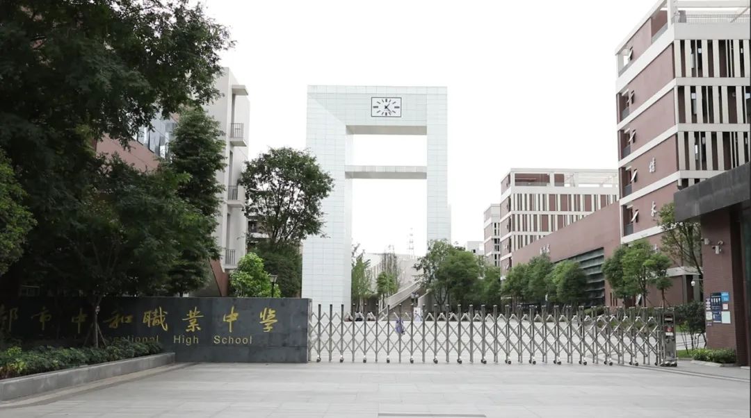 职校探校:这所职校不一样!开设4S店、酒店,只为给学生实习