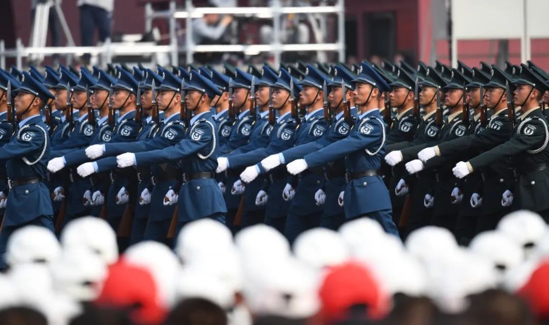 2019年国庆阅兵式上的预备役部队方队(图源:新华社)
