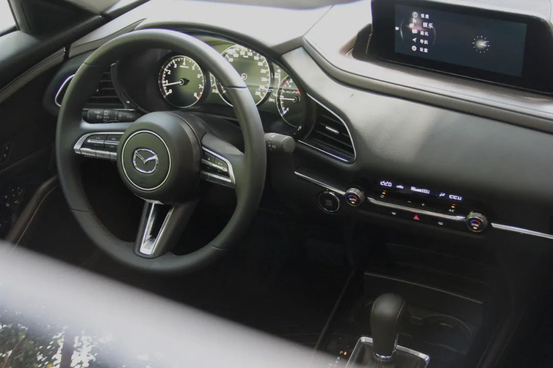 试驾Mazda CX-30,体验“人马一体”的驾控乐趣