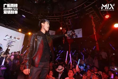 5000元换来网络爆红歌曲,空手套白狼?其实他根本“不懂音乐”