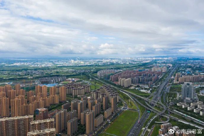 今天,大蓝鲸的绝美天空,刷屏朋友圈!