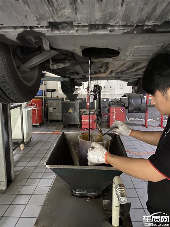 消费者报告 | 长安标致雪铁龙DS车型烧机油严重,拖延过保成常用手段