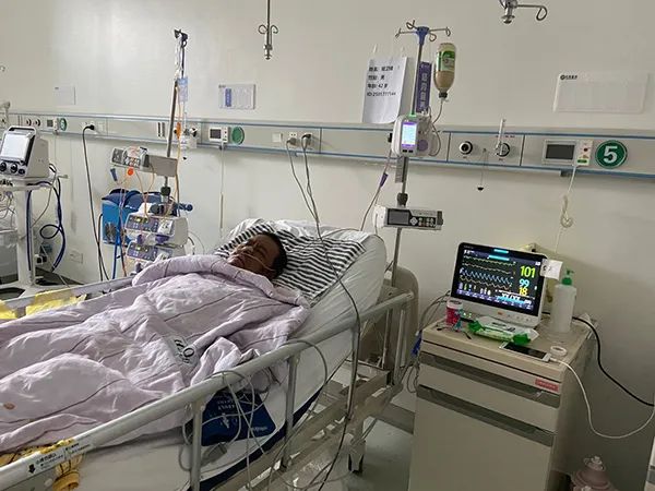 痛心!“黑脸”医生胡卫锋走了