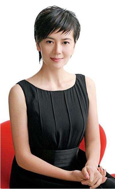 从央视名嘴到阶下囚，43沈冰岁显尽沧桑令人惋惜