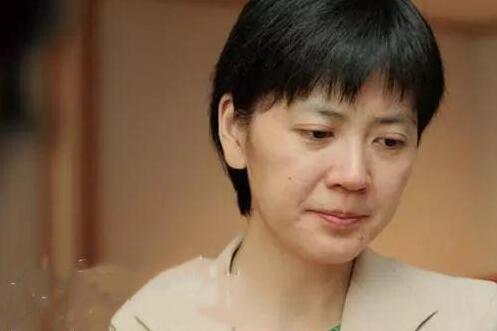 从央视名嘴到阶下囚，43沈冰岁显尽沧桑令人惋惜
