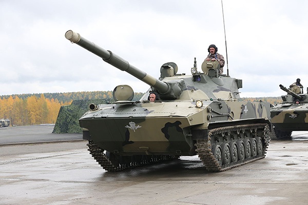 俄罗斯2S25M“章鱼”-SDM1配备了125毫米火炮,火力强大