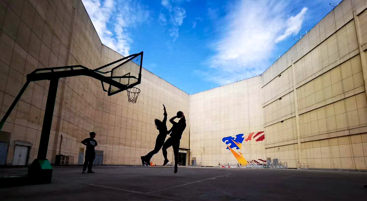 龙缸揭幕日 龙聚首天府北绽放 万抬头大成都年度大事——万朵城龙缸暨成都万朵城·生活体验馆启动面世！