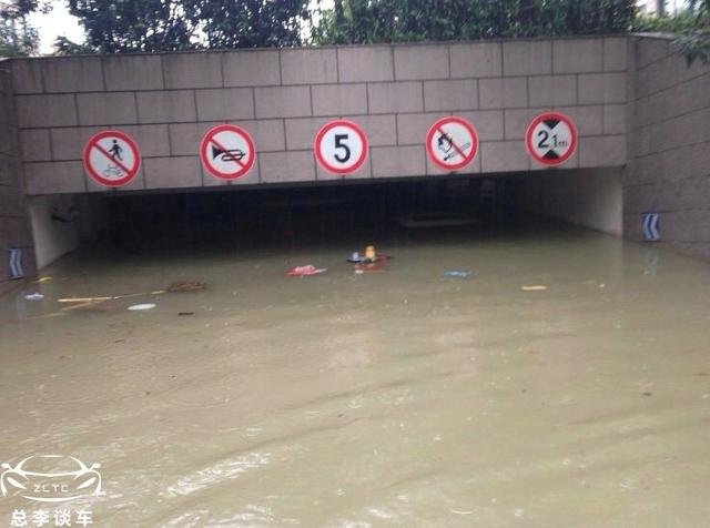 W12宾利被洪水淹没,已无维修价值,为什么有人愿意高价回收