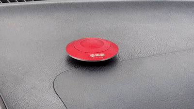 别老是拿豪车说事,老百姓车里放这个,有面儿有品味!