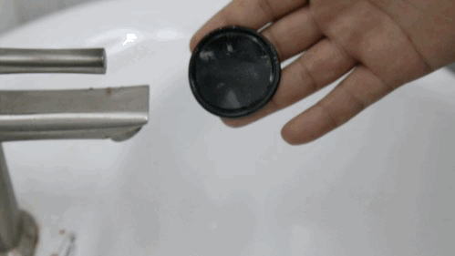 别老是拿豪车说事,老百姓车里放这个,有面儿有品味!