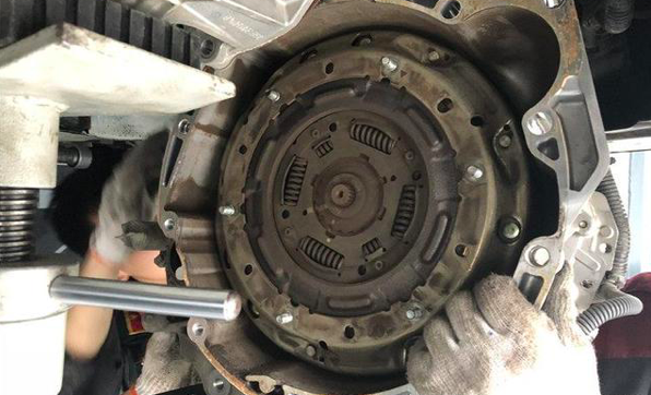 DCT的各种顽疾，居然被民间高手一招解决了？｜聚技