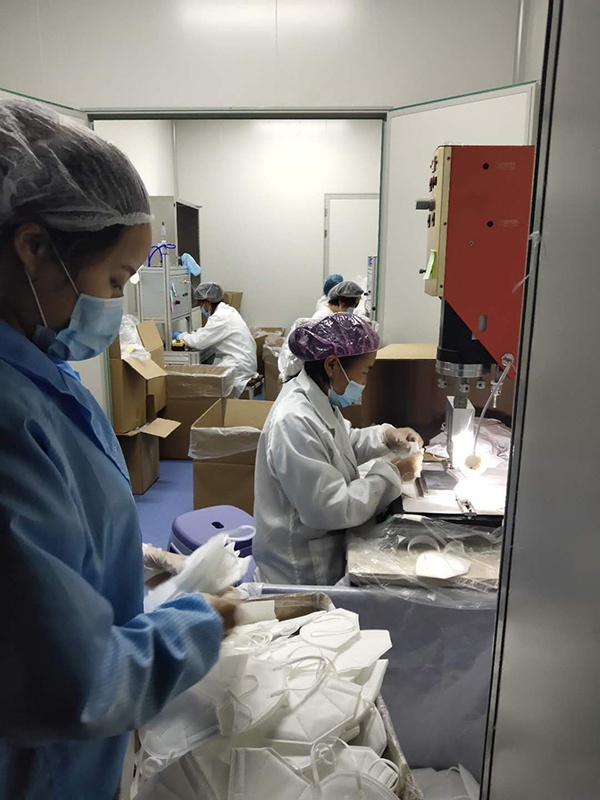 口罩跌下“神坛”：从日赚十五万到面临亏损百万