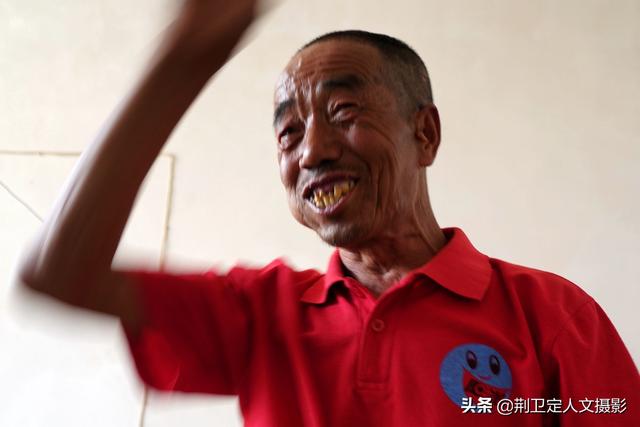 农村城堡古院落180万不卖,68岁老夫妻坚守其中,言说不是钱的事