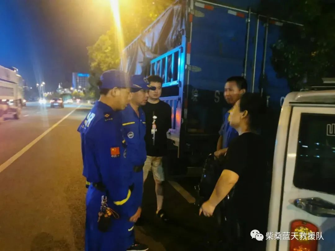 寻找男孩现场(图片来源:柴桑蓝天救援队)