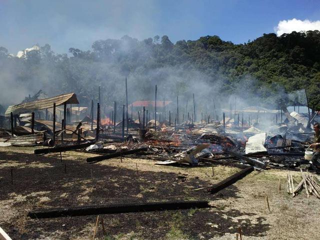 马来西亚沙捞越州一原住民传统特色长屋起火 60人无家可归