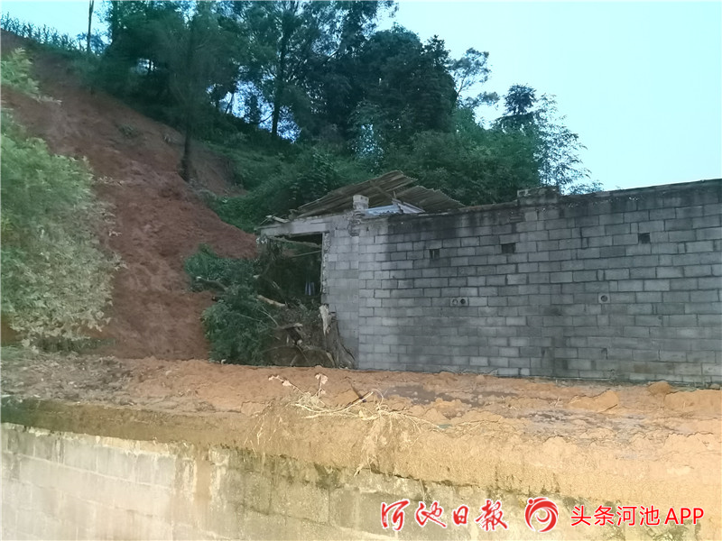 河池昨发生山体滑坡,两人遇难!暴雨已致广西30余万人口受灾!休闲区蓝鸢梦想 - Www.slyday.coM 河池昨发生山体滑坡,两人遇难!暴雨已致广西30余万人口受灾!休闲区蓝鸢梦想 - Www.slyday.coM