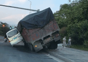 中国神车,售价5.6W,一个奔袭挣命的底层车王!