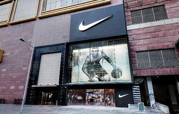 据nike run club的数据显示,2019年,广州会员登陆积累的跑步里程数达