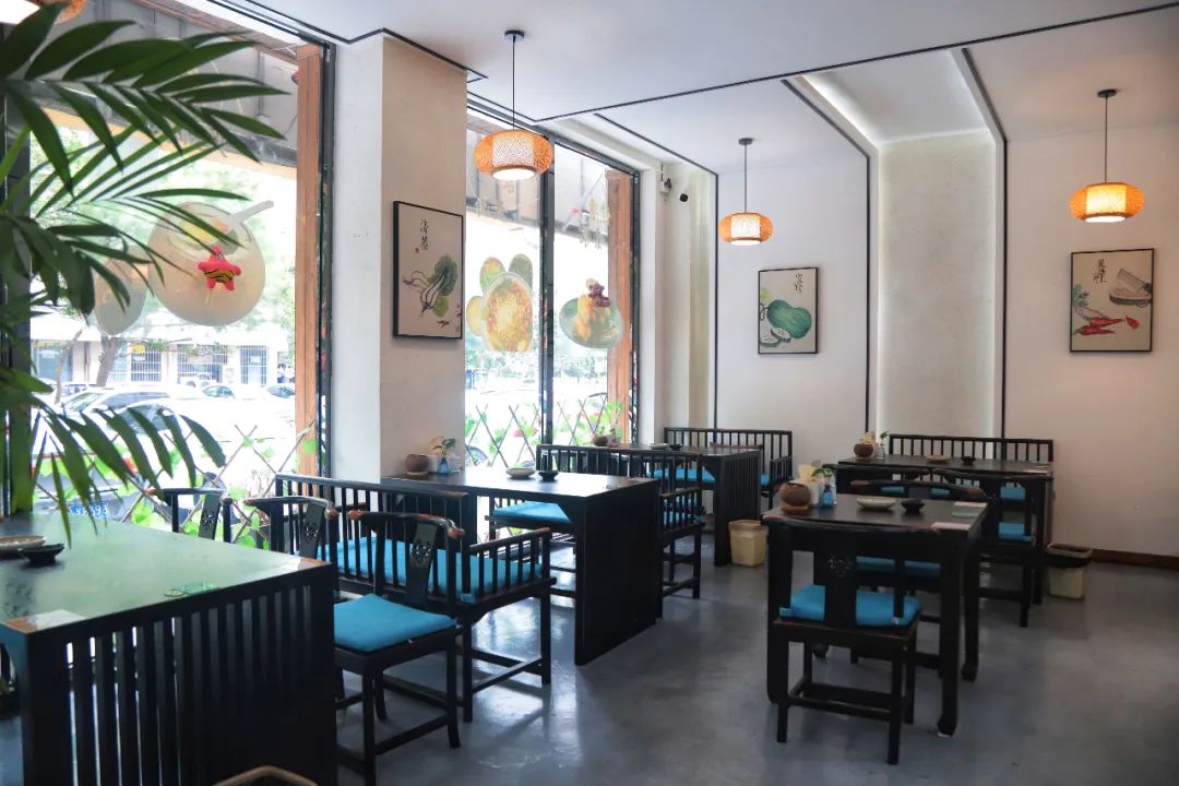 太太太香了!白堤路这家「素食餐厅」味道真绝了!野生松茸汤、三杯菌、炖椰皇、焗茄盒...人均不到20!