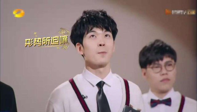 在微博上到处咬人,仝卓是不是疯了?