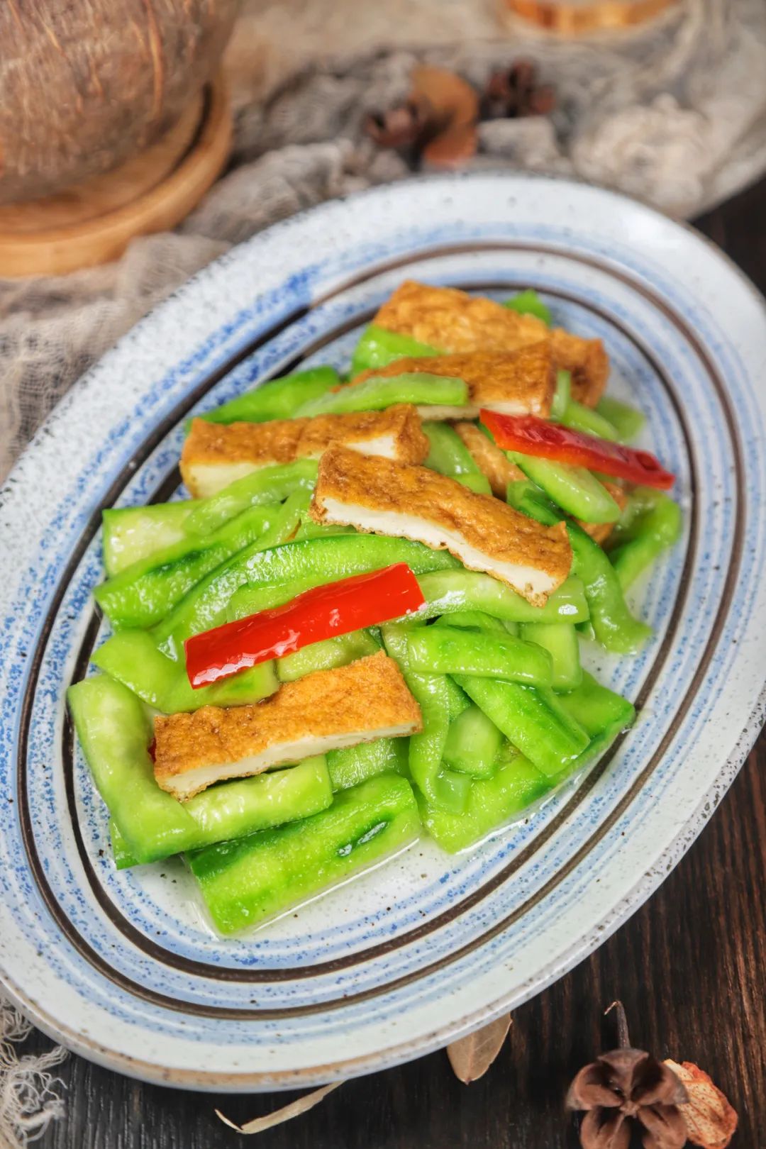 太太太香了!白堤路这家「素食餐厅」味道真绝了!野生松茸汤、三杯菌、炖椰皇、焗茄盒...人均不到20!