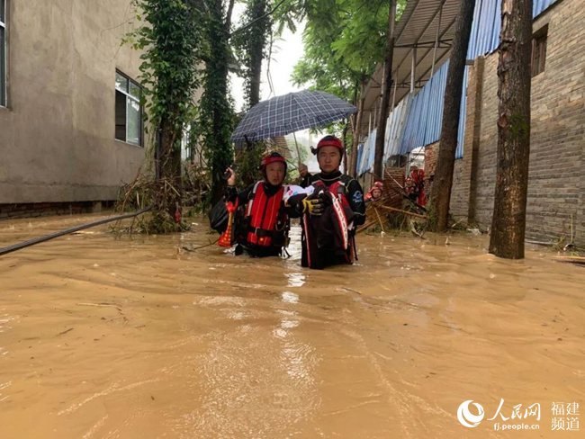 南平遭暴雨袭击 福建省消防救援总队营救被困人员461人
