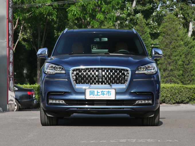 70万买中大型SUV,要面子还是要性价比,林肯飞行家对比宝马X5